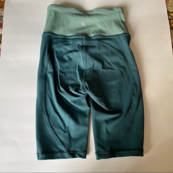 Lululemon Sweat and Repeat Shorts Everlux Size 2 - Picture 7 of 11